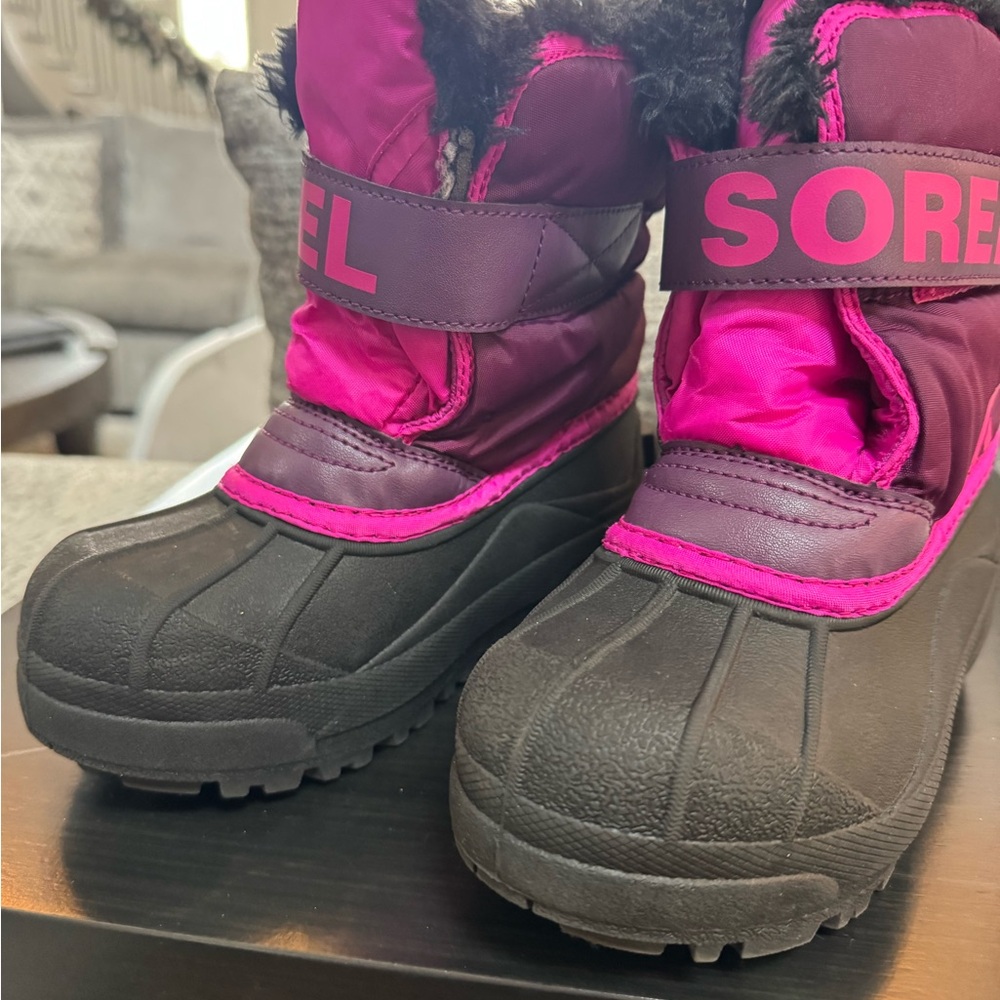 Sorel Youth Fuchsia and Black Snow Boots